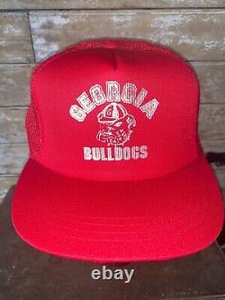VINTAGE Very Rare 80s Georgia Bulldogs Red NCAA Trucker Cap Hat Snapback Youngan