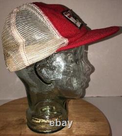 VTG GOOD THINGS HAPPEN IN A JEEP 70s 80s USA Red White Trucker Hat Cap Snapback