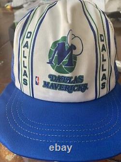 Casquette de camionneur Dallas Mavericks Vintage des années 1980 de la marque California Headwear avec fermeture snapback NBA