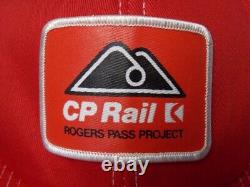 Casquette de camionneur à filet rouge et blanc CP Rail Rogers Pass Project des années 1980 rare