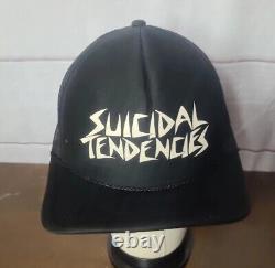 Chapeau Vintage à l'effigie de Suicidal Tendencies en filet avec fermoir à pression pour la tournée du groupe de rock.