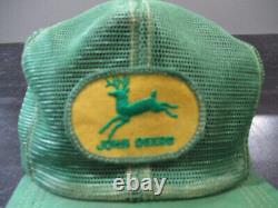 Chapeau casquette John Deere vintage à patch vert et jaune avec bouton pression pour hommes fermier routier des années 90.