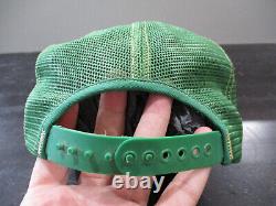Chapeau casquette John Deere vintage à patch vert et jaune avec bouton pression pour hommes fermier routier des années 90.