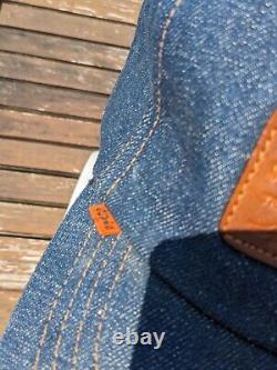 Chapeau de camionneur avec patch/attache en cuir et écusson orange de Levi Strauss en jean vintage