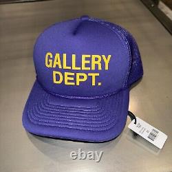 Chapeau de camionneur violet NWT Gallery Dept