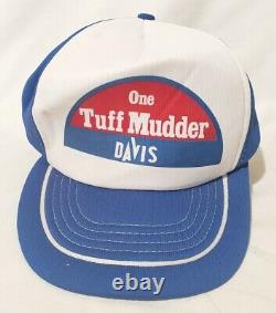 Chapeau vintage américain Davis USA 'One Tuff Mudder' avec patch, ajustable avec boutons-pression, style camionneur, bleu des années 80 et 90.