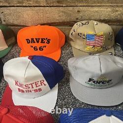 Lot de casquettes vintage de camionneur avec fermeture snapback, comprenant des modèles en filet, des écussons et fabriquées aux États-Unis, lot de 40.
