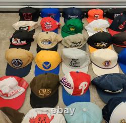 Lot vintage de 48 casquettes de baseball, chapeaux de camionneur, snapback pour la revente en gros à la ferme.