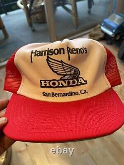 Vtg 70s 80s Honda Dealer Motocross ATC NOS Deadstock Snapback Trucker Hat Cap<br/><br/>
Chapeau de camionneur à l'arrière encliquetable NOS Deadstock des années 70 et 80 chez Honda, concessionnaire de motocross ATC